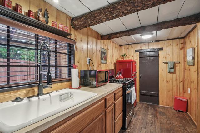 25750 Alderwood, Idyllwild CA: https://media.crmls.org/mediaz/90d88178-12bb-434b-9377-207abcf577ce.jpg