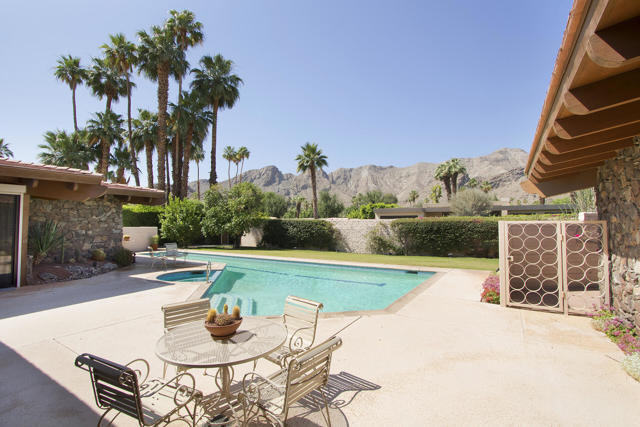 Image 4 of 63 For 70796 Fairway Drive