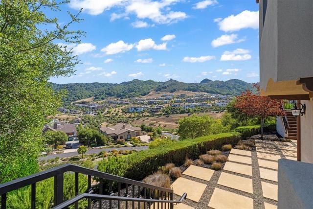 21 Bigleaf Road, Orinda CA: https://media.crmls.org/mediaz/90d90c83-46a5-4329-890e-cf423f15b27b.jpg