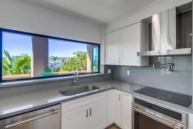 Detail Gallery Image 11 of 50 For 1150 Anchorage Ln #201,  San Diego,  CA 92106 - 2 Beds | 2 Baths