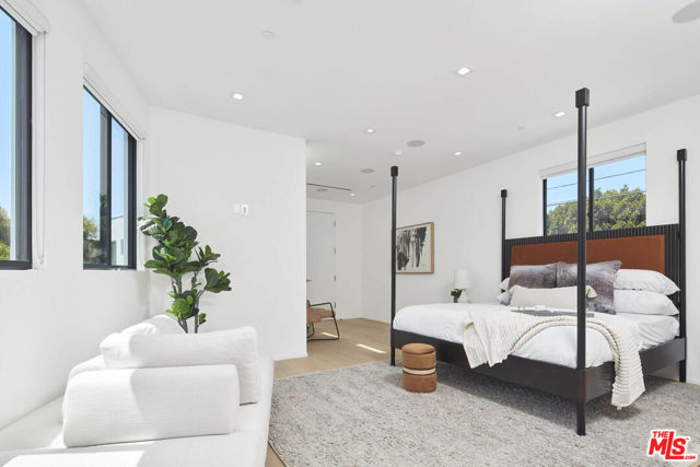 4338 Huntley Avenue, Culver City CA: https://media.crmls.org/mediaz/90d950a6-a26d-4ec9-92d6-b56a21399133.jpg