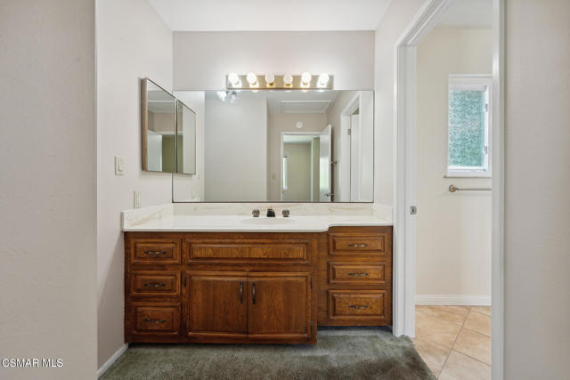 3034 Rollings Avenue, Thousand Oaks CA: https://media.crmls.org/mediaz/90d991ed-561e-44e4-aec9-3839b9ba324d.jpg