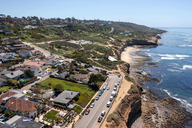 Image 23 of 35 For 741 Sunset Cliffs Boulevard