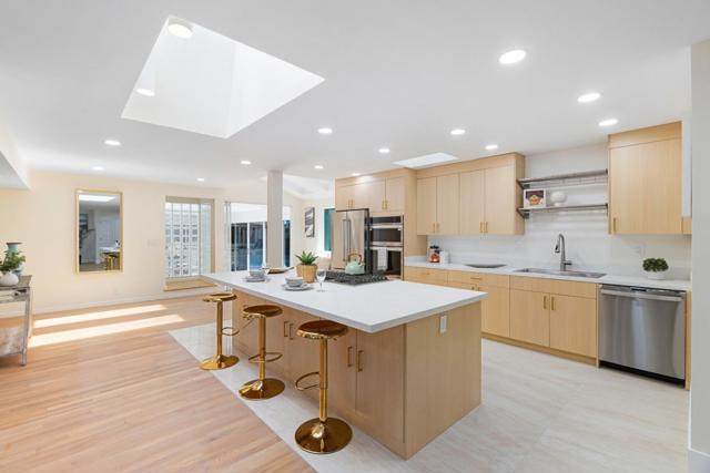 8120 Catalina Court, Gilroy CA: https://media.crmls.org/mediaz/90da0a1b-5476-435c-af38-a8fd7d201714.jpg