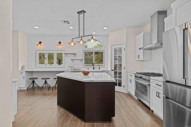 Detail Gallery Image 8 of 54 For 7004 Vista Olas, Carlsbad,  CA 92009 - 5 Beds | 3 Baths