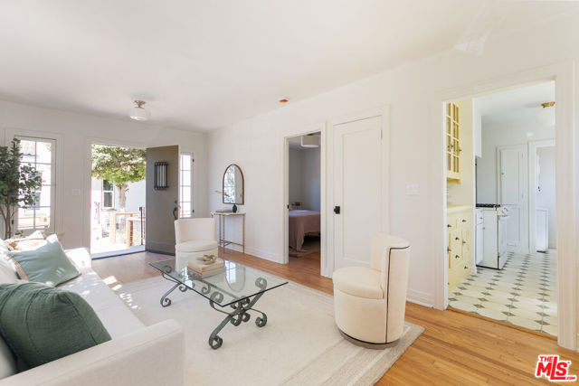 2221 Addison Way photo 4