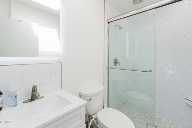 2516 Roosevelt Boulevard, Oxnard CA: https://media.crmls.org/mediaz/90da79c4-06db-4920-a5d3-f399ed478a80.jpg