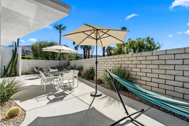 Image 33 of 60 For 76080 Fairway Drive