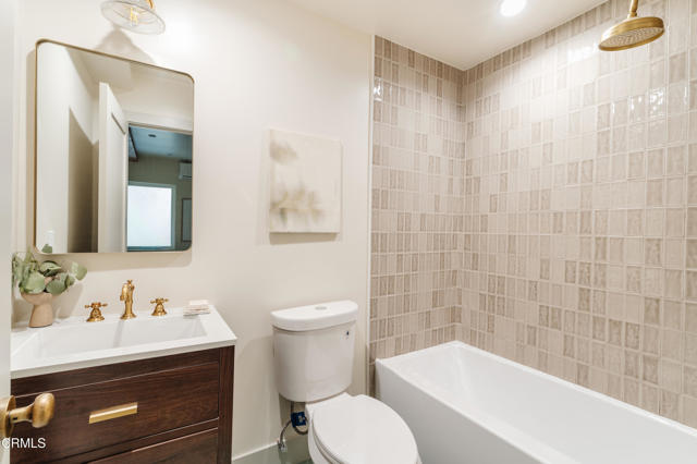 Detail Gallery Image 11 of 17 For 2612 Marathon St #1/4,  Los Angeles,  CA 90026 - 2 Beds | 2 Baths