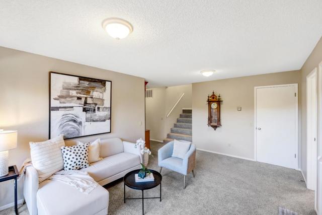 25 Los Encinos Drive, Del Rey Oaks CA: https://media.crmls.org/mediaz/90ddaf3d-8862-490b-9738-d8f3d82b89eb.jpg