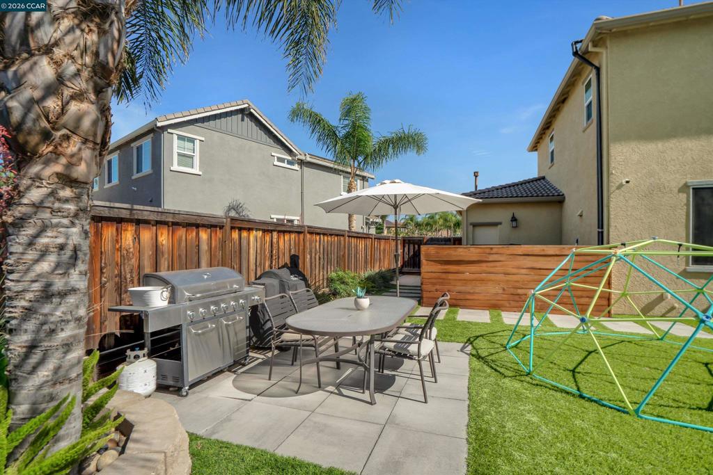 https://media.crmls.org/mediaz/90dddec3-9dea-4d94-978a-42894d33a2dd.jpg?preset=X-Large