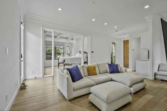 15823 The River Trail, Rancho Santa Fe CA: https://media.crmls.org/mediaz/90de1571-5c0f-4c83-9b50-a542b5931947.jpg