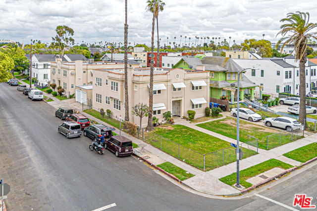 2460 W 18th Street, Los Angeles CA: https://media.crmls.org/mediaz/90de1be9-7877-4d2c-ba23-5d6ed8e05e61.jpg