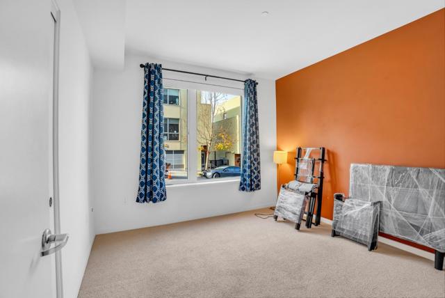10 Innes Court, San Francisco CA: https://media.crmls.org/mediaz/90de22c7-5901-448a-9e43-13f35b0b1e43.jpg