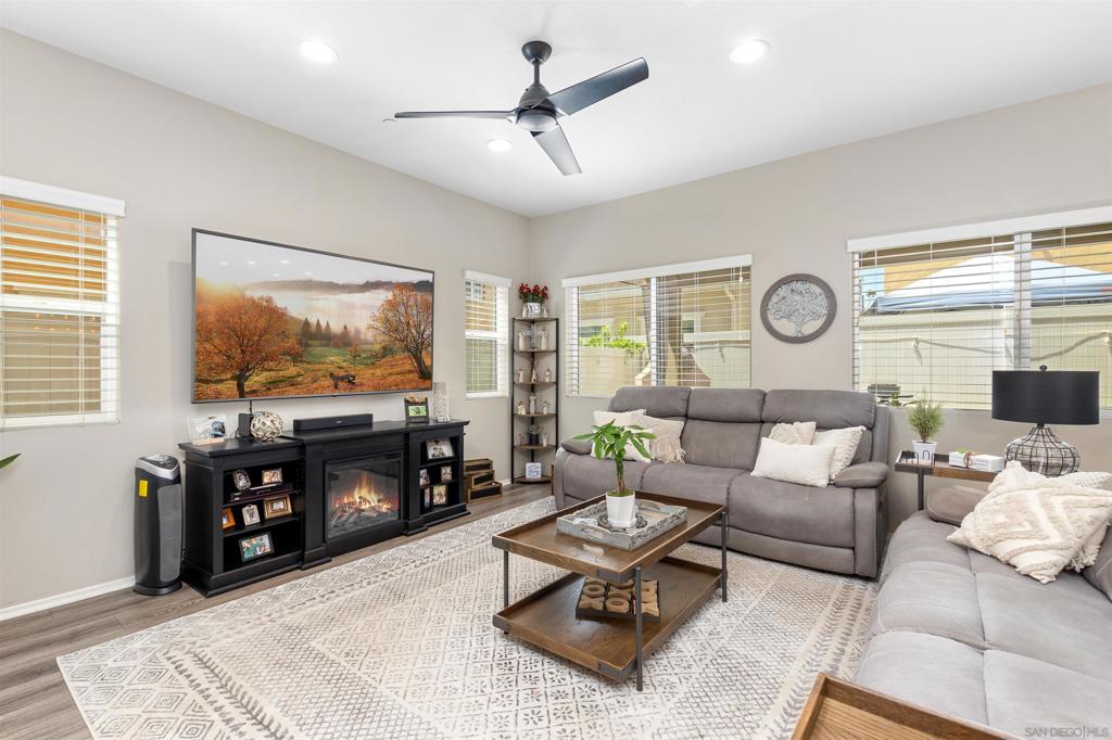 MLS #250029469SD img 4