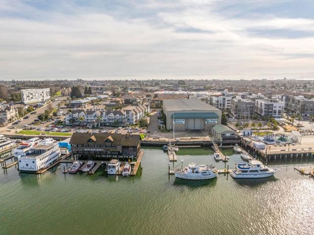2815 Crusader, Alameda CA: https://media.crmls.org/mediaz/90df7b0d-c8e5-43c5-b1cc-25889066b28f.jpg