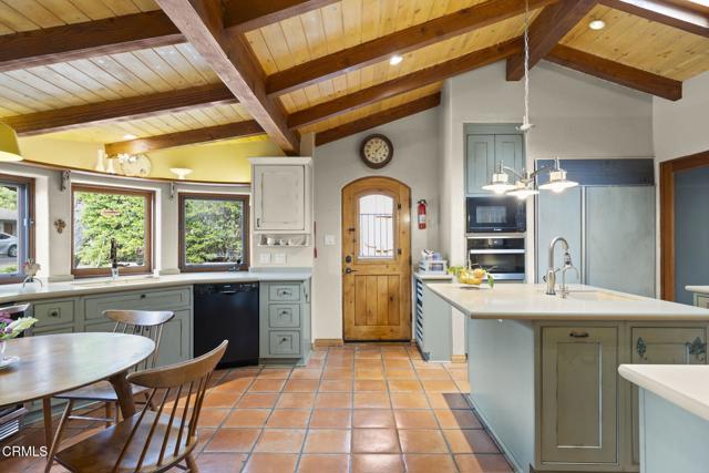 308 Topa Topa Drive, Ojai CA: https://media.crmls.org/mediaz/90e03054-20a1-4537-a589-8ebd34316fac.jpg