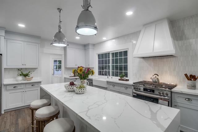 1864 Sunset Blvd, San Diego CA: https://media.crmls.org/mediaz/90e0b412-1fe2-4efe-bf5f-50f2c9f3e99c.jpg
