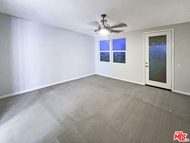 18944 Northern Dancer Lane, Yorba Linda CA: https://media.crmls.org/mediaz/90e150a6-e5cf-4ace-9ec1-ded38f146234.jpg