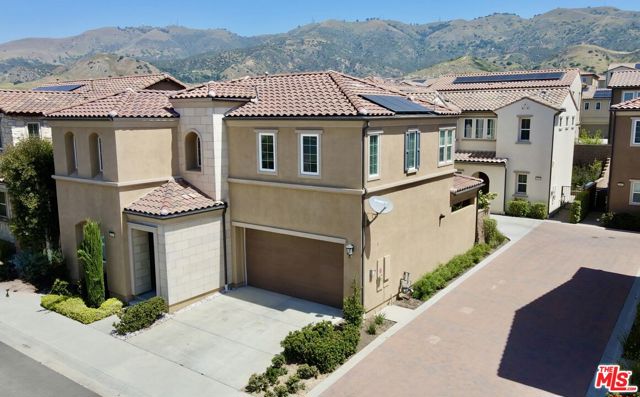 20659 W Beech Circle, Porter Ranch CA: https://media.crmls.org/mediaz/90e150c2-ef02-44b7-a3ef-31744820a630.jpg