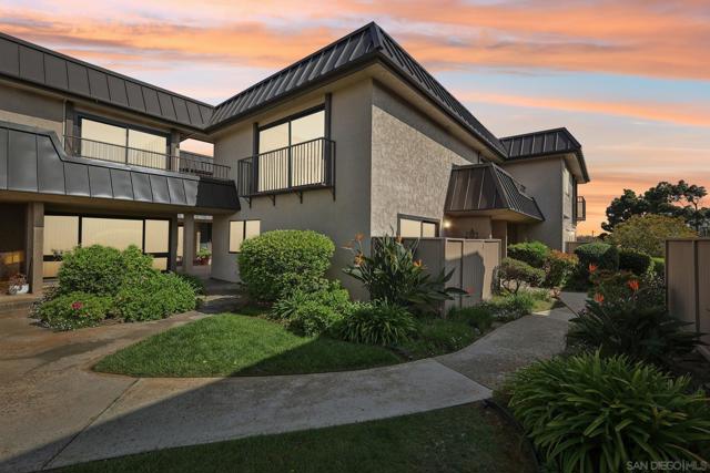 872 S Sierra Ave, Solana Beach CA: https://media.crmls.org/mediaz/90e16fa7-f03f-4c32-b709-a1b380df86ff.jpg