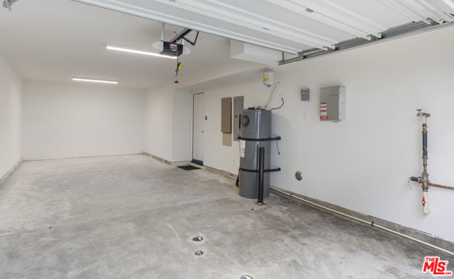 1320 W Cannon Drive, Los Angeles CA: https://media.crmls.org/mediaz/90e19a62-d06a-4673-bb09-68e85d4ca19c.jpg