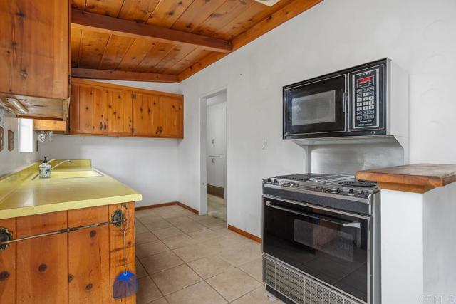 Detail Gallery Image 15 of 30 For 1230 Tamarack Ave, Carlsbad,  CA 92008 - 3 Beds | 2 Baths