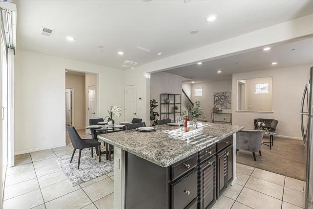 2024 Honey Church Pl, Roseville CA: https://media.crmls.org/mediaz/90e281c6-6f25-4120-84c7-13427eb645f7.jpg