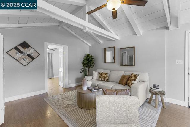 200 El Dorado Ave, Danville CA: https://media.crmls.org/mediaz/90e2c986-edb9-4dff-8977-9d5a04c891d9.jpg