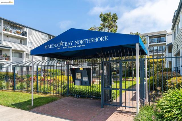 1205 Melville Sq, Richmond CA: https://media.crmls.org/mediaz/90e31a59-2f79-4945-90e9-2cee121131f6.jpg