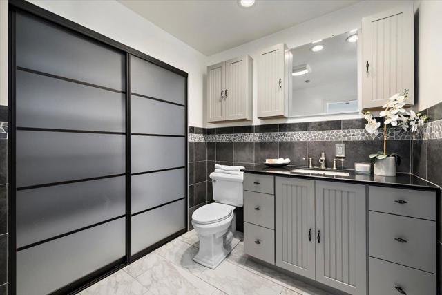 20 S Kingston Street, San Mateo CA: https://media.crmls.org/mediaz/90e31d9f-af06-4e75-a9dc-f82193982f55.jpg