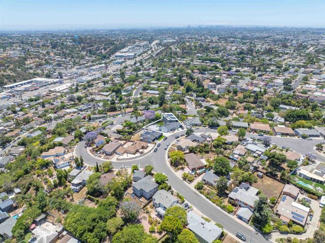 6283 Lorca Drive, San Diego CA: https://media.crmls.org/mediaz/90e34761-9594-4daf-a9c4-633c6c9e93ce.jpg