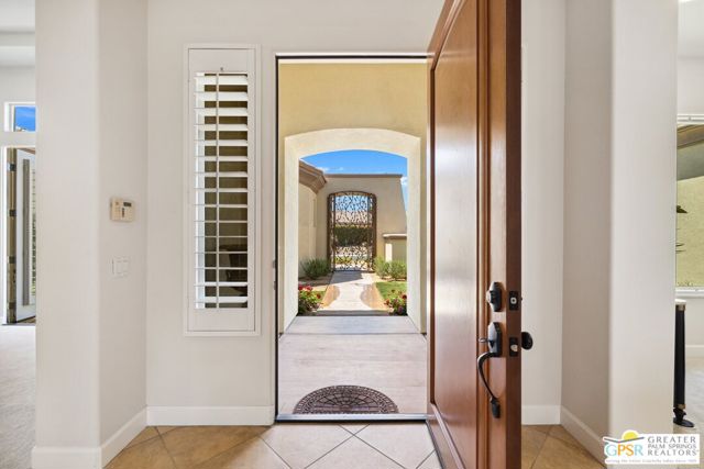1 Toscana Way, Rancho Mirage CA: https://media.crmls.org/mediaz/90e420e9-a655-4cc7-9c26-06b89327769c.jpg