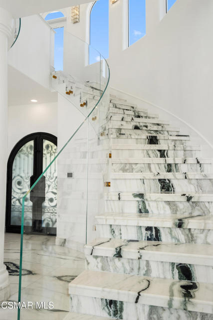 25665 Mulholland Highway, Calabasas CA: https://media.crmls.org/mediaz/90e43571-f399-44f8-8ea8-ef5fd9ee064d.jpg