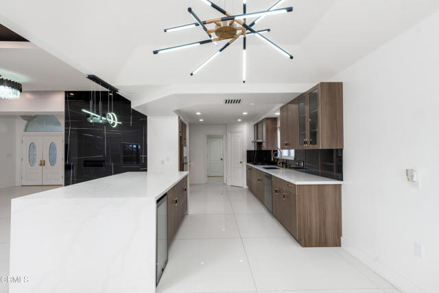 Detail Gallery Image 14 of 36 For 10103 Wentworth Ct, Bakersfield,  CA 93311 - 3 Beds | 2 Baths