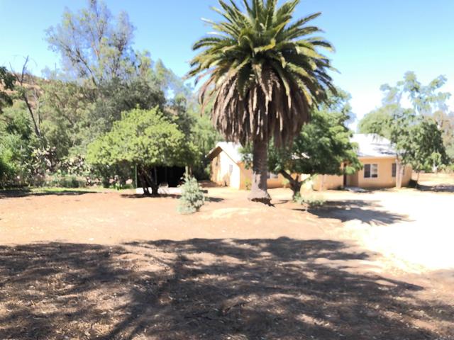 5120 Montiel Truck Trl, Jamul CA: https://media.crmls.org/mediaz/90e54ac6-301f-4ed8-bb35-d4eadd1245dc.jpg