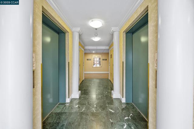 535 Pierce St, Albany CA: https://media.crmls.org/mediaz/90e56ec3-fb17-4dbc-a383-1f72a4e0caa9.jpg