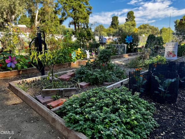 37203 Village 37, Camarillo CA: https://media.crmls.org/mediaz/90e6430f-7fdf-4aa9-af42-90c27a73a1c1.jpg