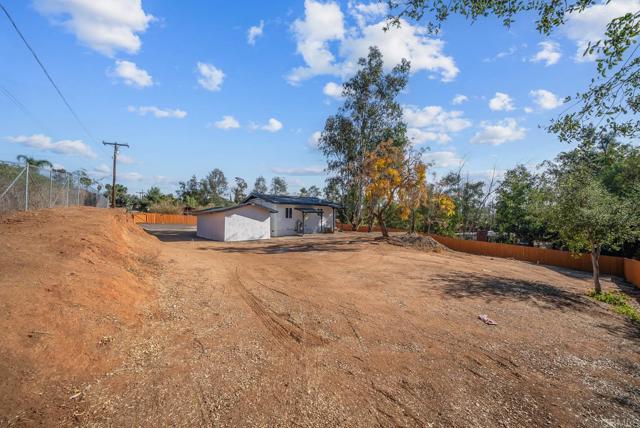 Image 37 of 51 For 11564 Manzanita Road