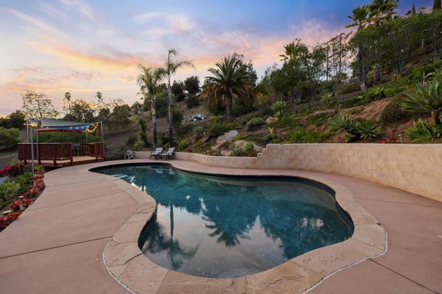 2106 Zachary Gln, Escondido CA: https://media.crmls.org/mediaz/90e70441-4c59-4545-b32a-46005064c557.jpg
