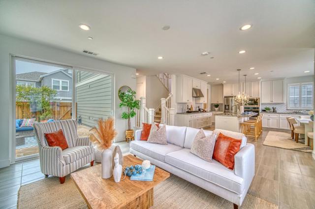 267 Sandy Gulch Drive, Marina CA: https://media.crmls.org/mediaz/90e70b14-063b-4902-a09b-70903ecfd3ad.jpg