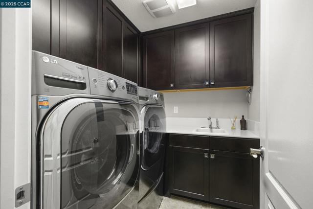 190 Pasilla Ct, Morgan Hill CA: https://media.crmls.org/mediaz/90e78f3f-800c-40d3-a23c-13d2a95780ed.jpg