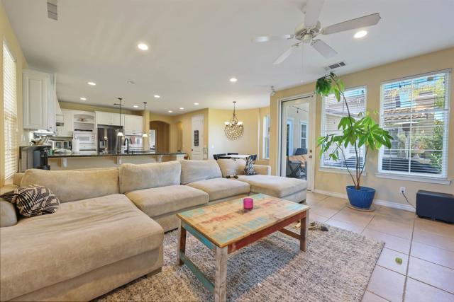 Detail Gallery Image 10 of 34 For 8368 Entreken Way, San Diego,  CA 92129 - 4 Beds | 4 Baths