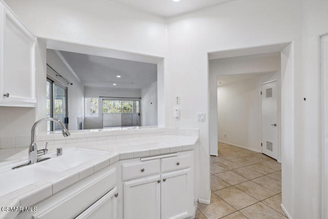 2732 Borchard Road, Newbury Park CA: https://media.crmls.org/mediaz/90e82de4-fc37-4d94-8f0b-9b1b67d1e637.jpg