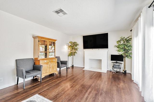 2105 Geneva Drive, Modesto CA: https://media.crmls.org/mediaz/90e87f27-b893-4542-b3bc-ead9302efd50.jpg
