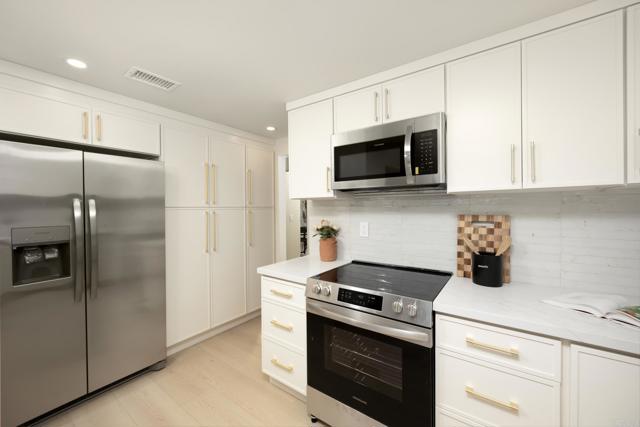 Detail Gallery Image 14 of 34 For 45 Oaktree Ln, Rolling Hills Estates,  CA 90274 - 4 Beds | 3 Baths