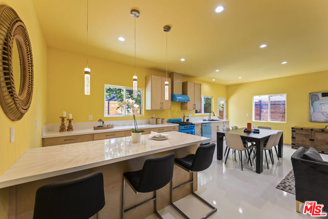17660 Martha Street, Encino CA: https://media.crmls.org/mediaz/90e91ee1-282a-4ca7-9ca5-f9f20c0a149e.jpg