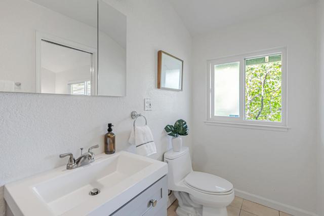3308 Valley Forge Way, San Jose CA: https://media.crmls.org/mediaz/90e9adeb-7ed2-40bd-9368-c3441e356779.jpg