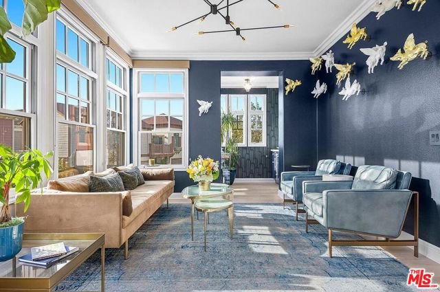 2584 Bungalow Place, Corona del Mar CA: https://media.crmls.org/mediaz/90ea149c-a9c6-42d8-8837-0eb244b60a13.jpg