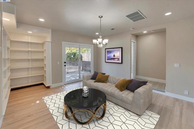 Image 21 of 60 For 4280 Hillview Dr